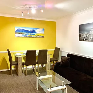 Apartment Excel 2 Bedrooms, Reception, Spacious, London