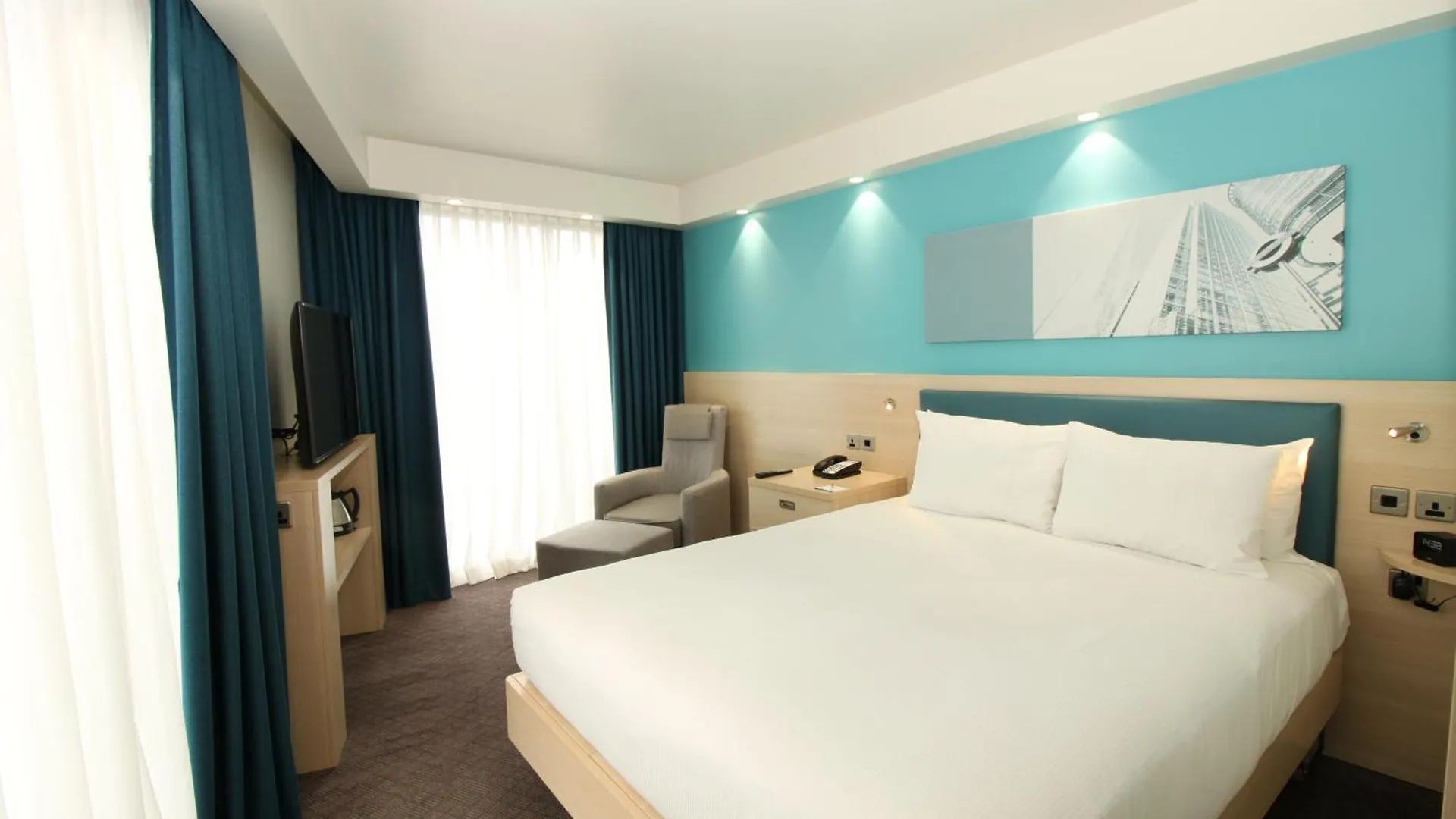 Hampton By Hilton London Docklands Hotel